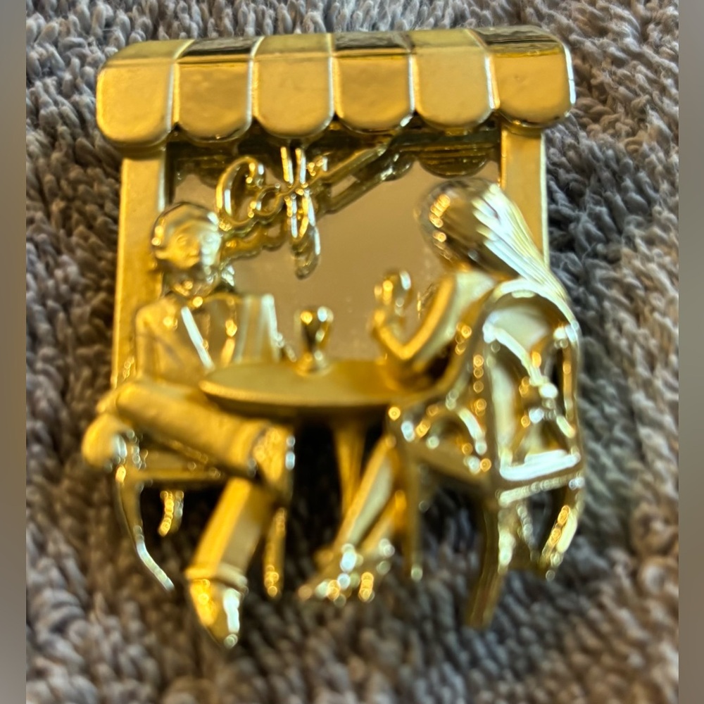 AJC Vintage Cafe Table For Two Brooch/Pin - Picture 2 of 5